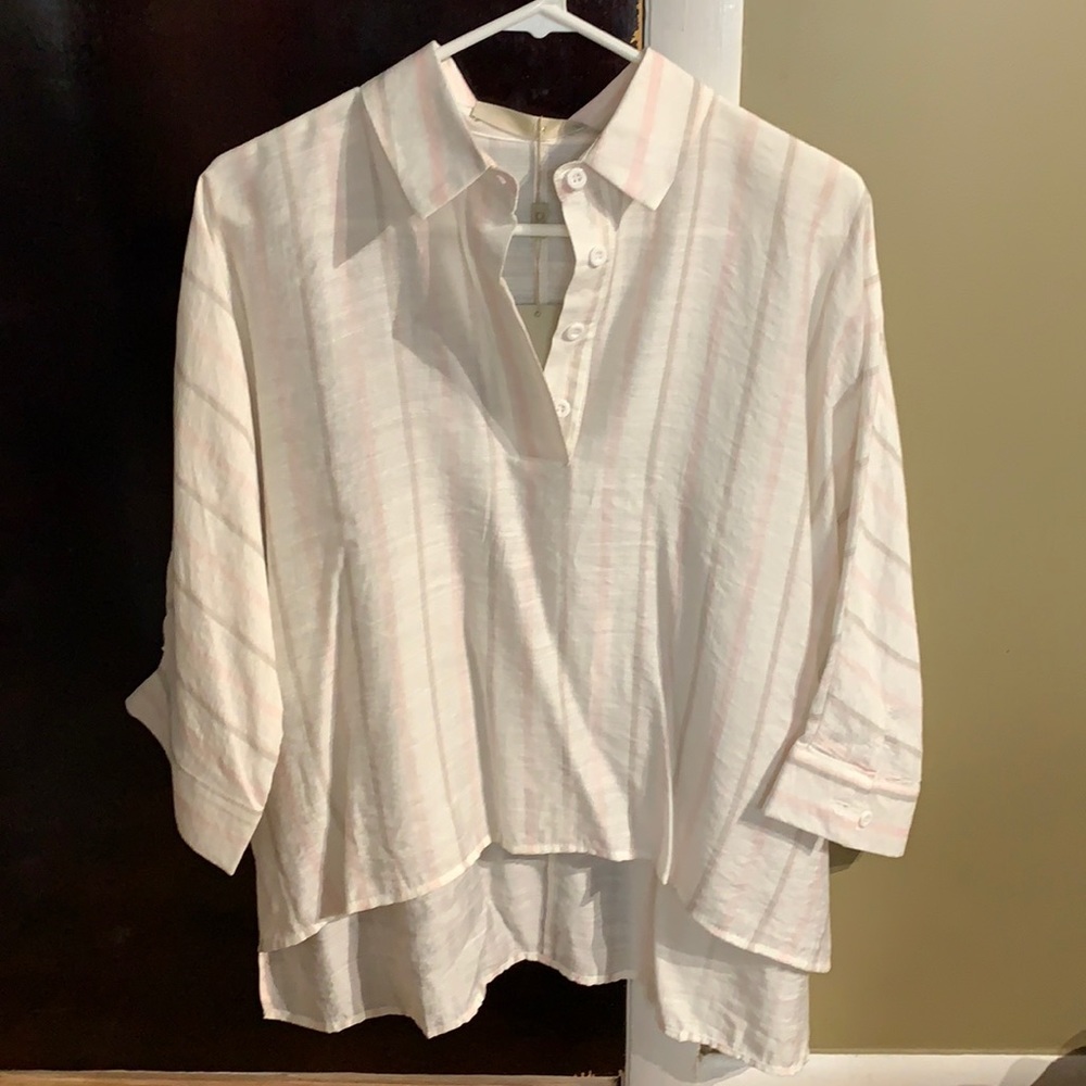 New with tags!! Large pink/grey top